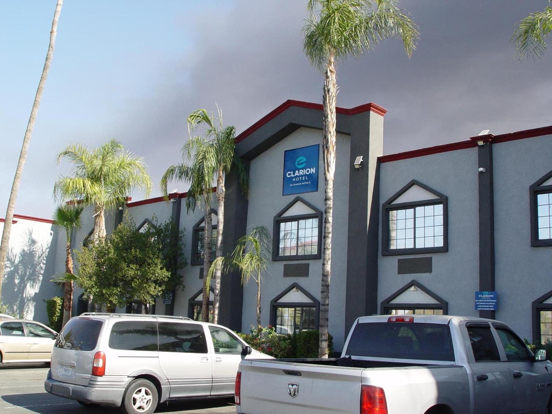 Clarion Hotel Bakersfield North photo 67