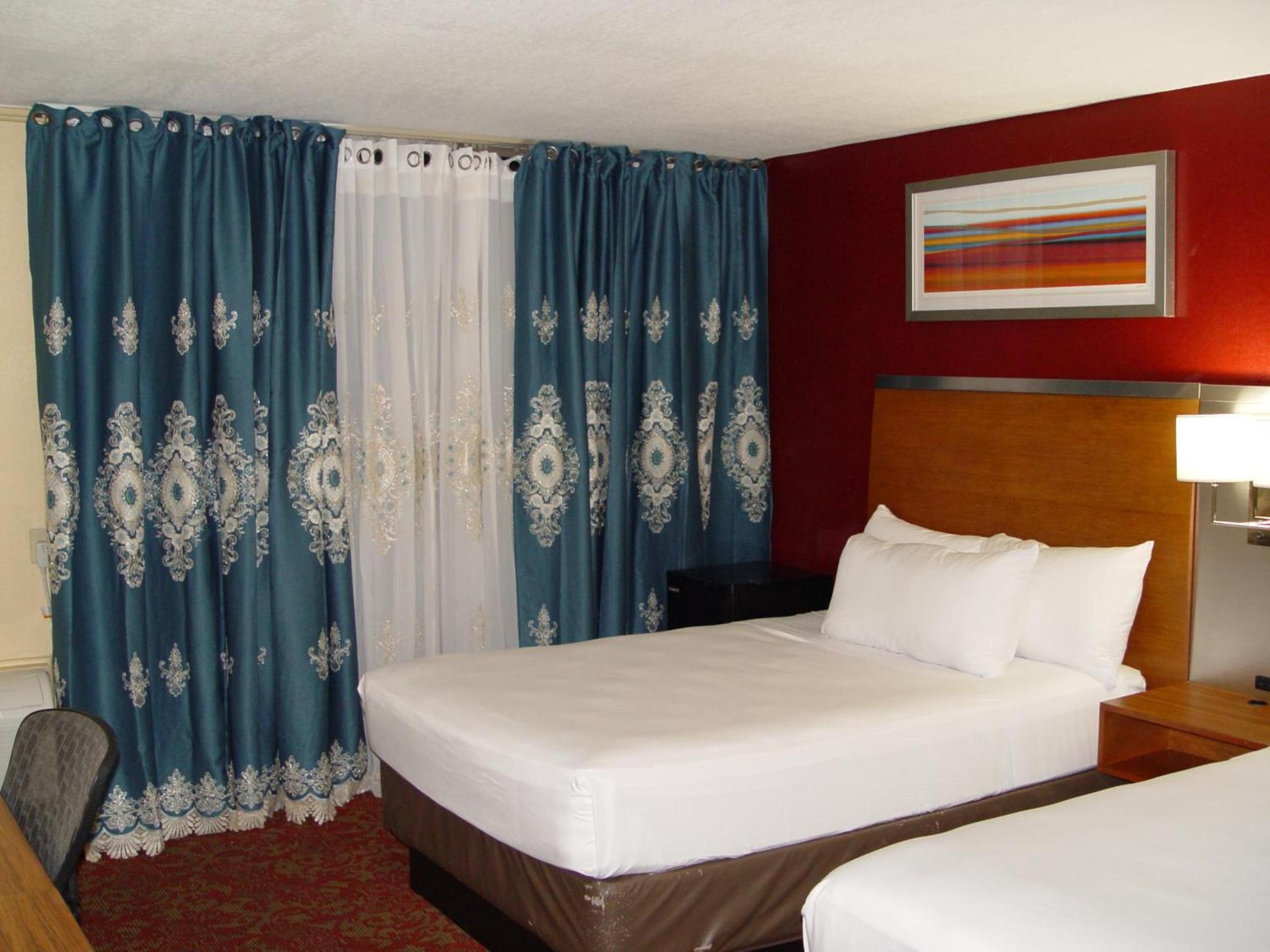 Clarion Hotel Bakersfield North photo 71