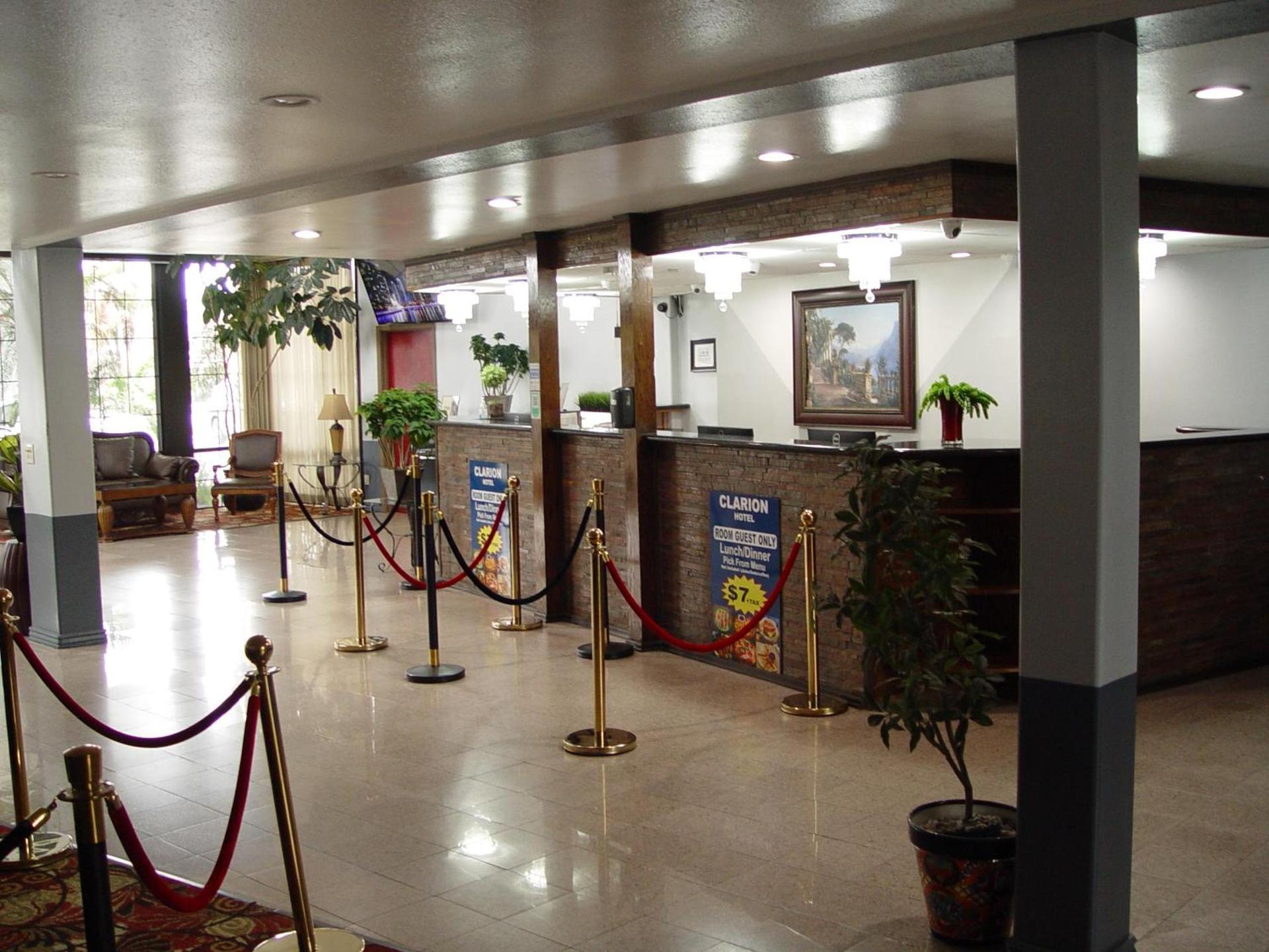 Clarion Hotel Bakersfield North photo 72