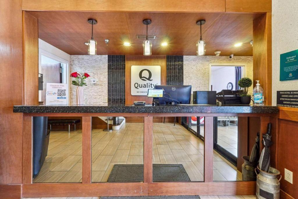 Quality Inn & Suites photo 25
