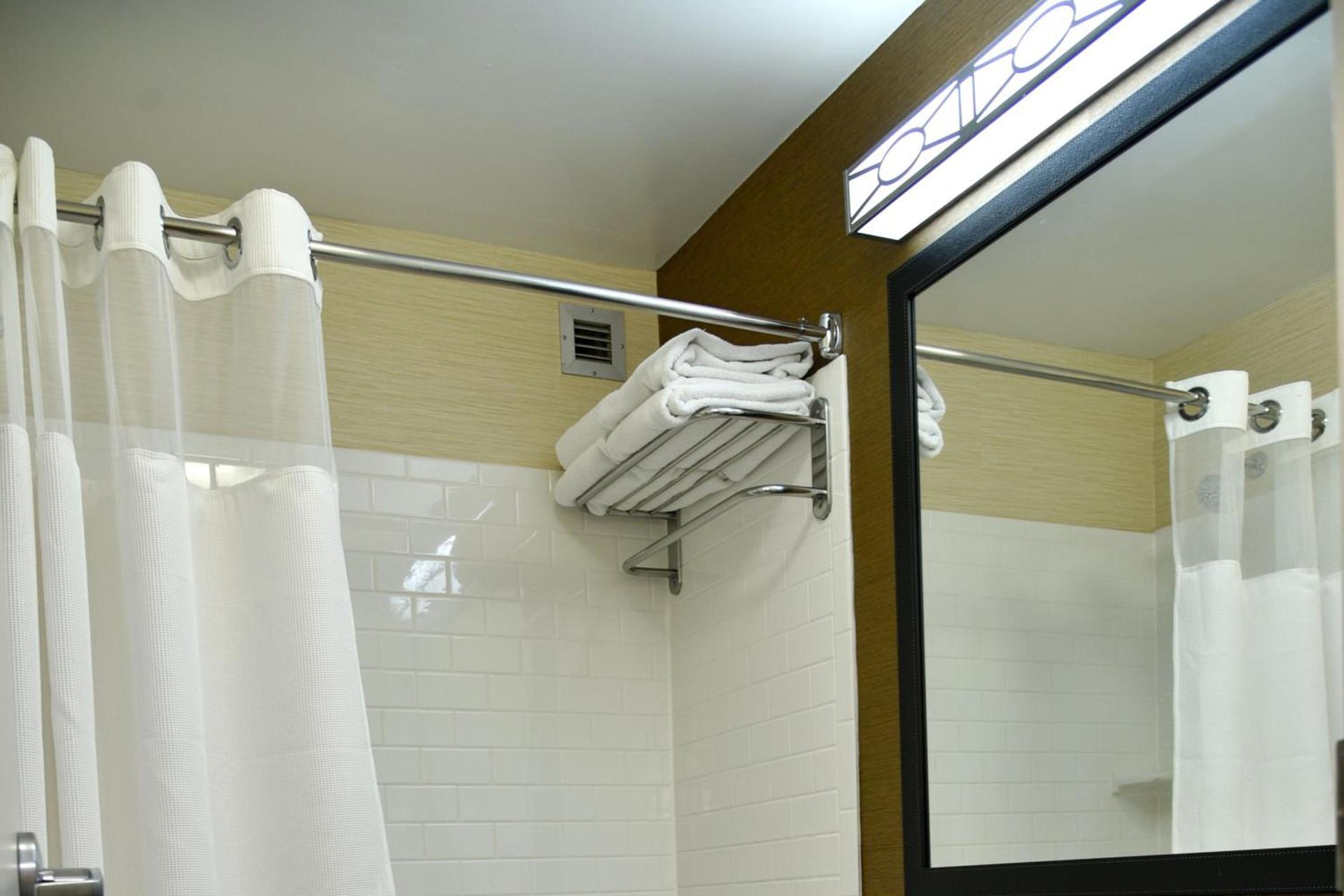 Fairfield Inn Hartford Airport photo 8