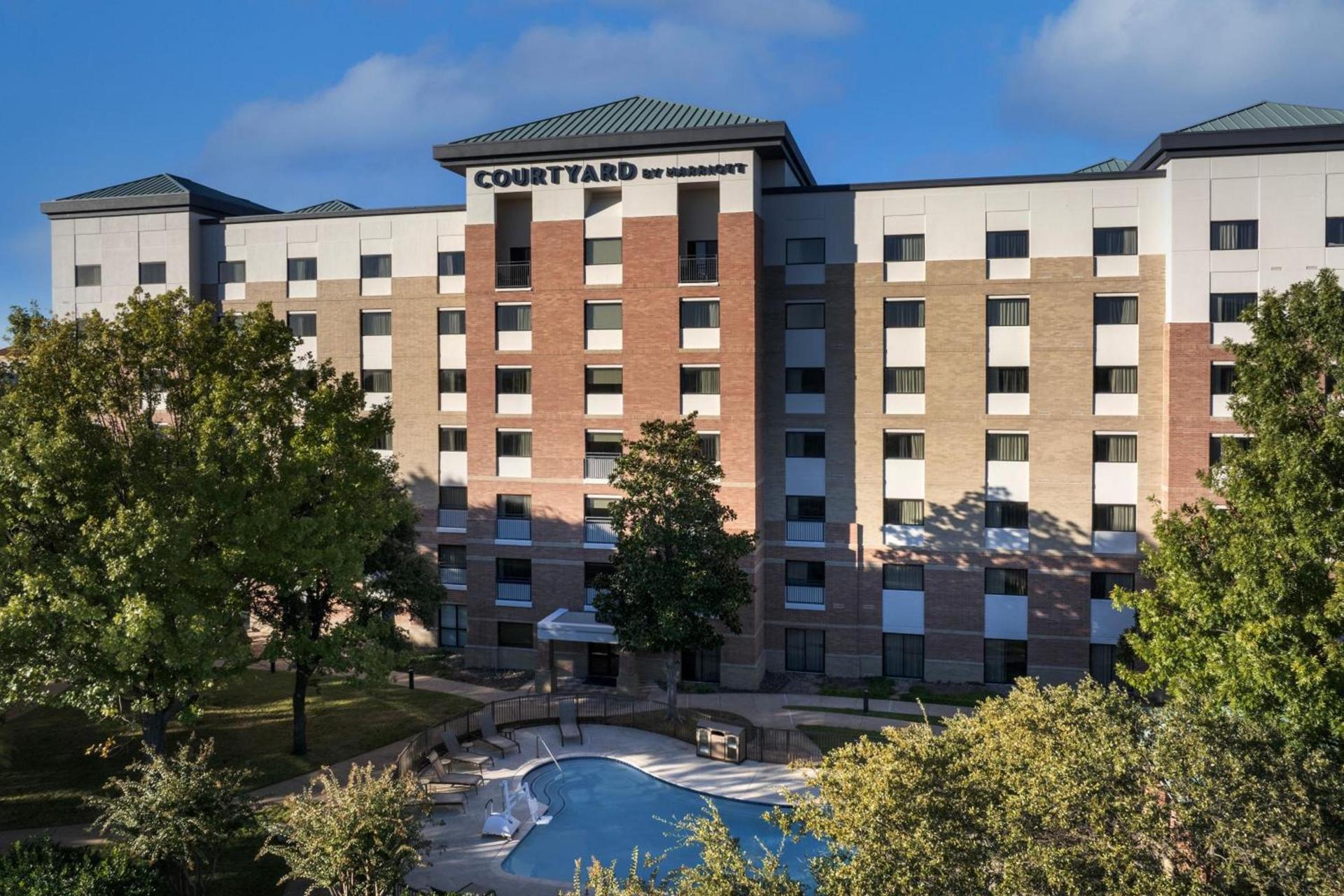 Courtyard Dallas Addison Quorum Drive photo 22