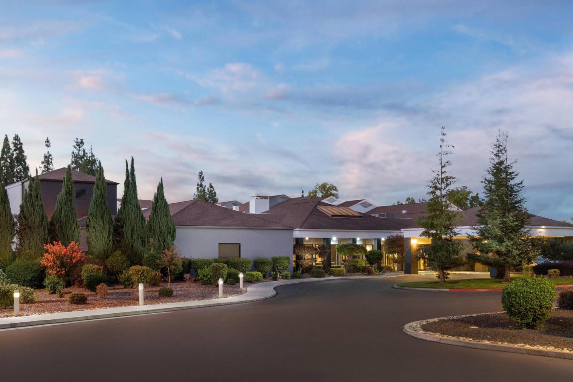 Courtyard Sacramento Rancho Cordova photo 2