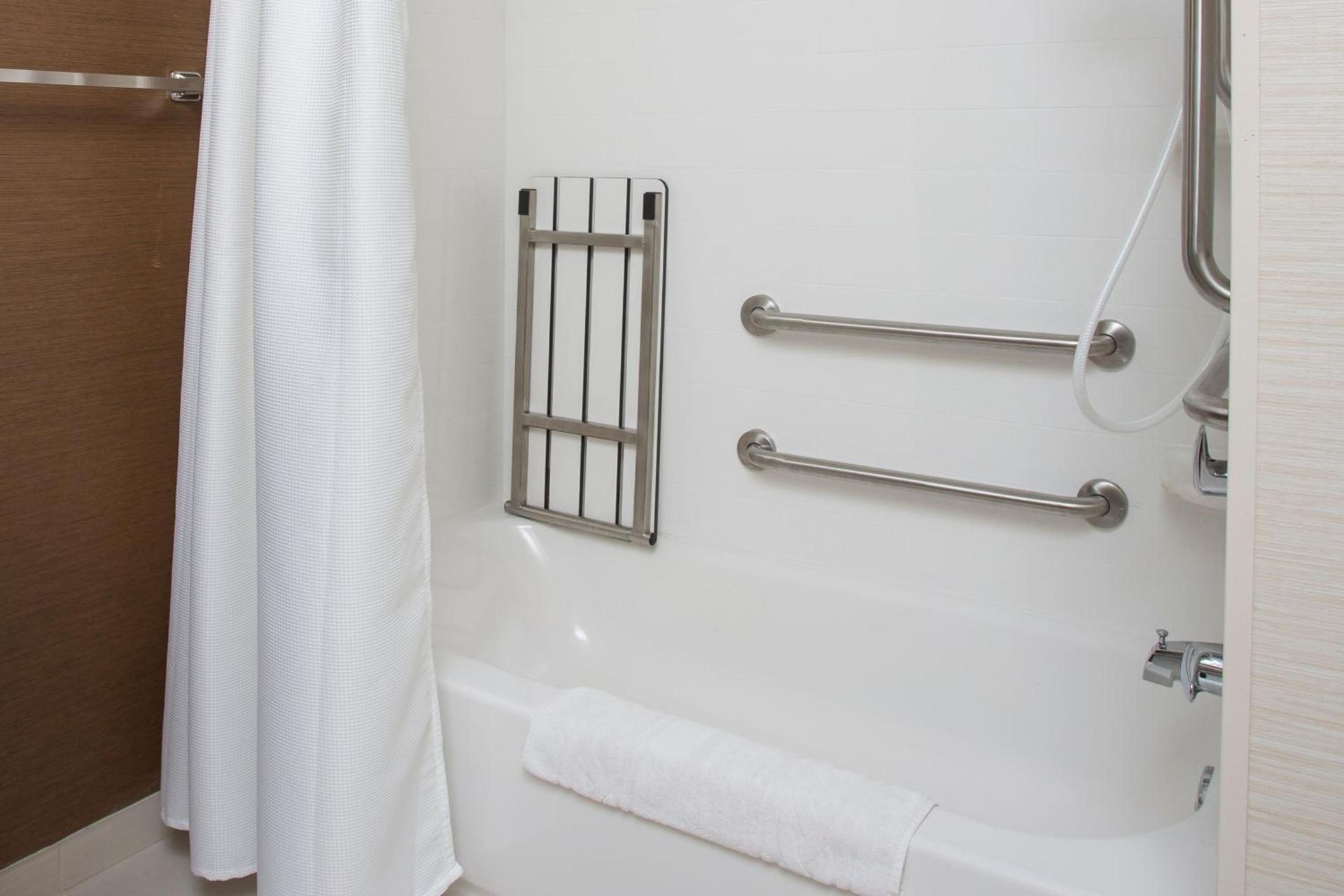 Fairfield Inn & Suites Waco South photo 10