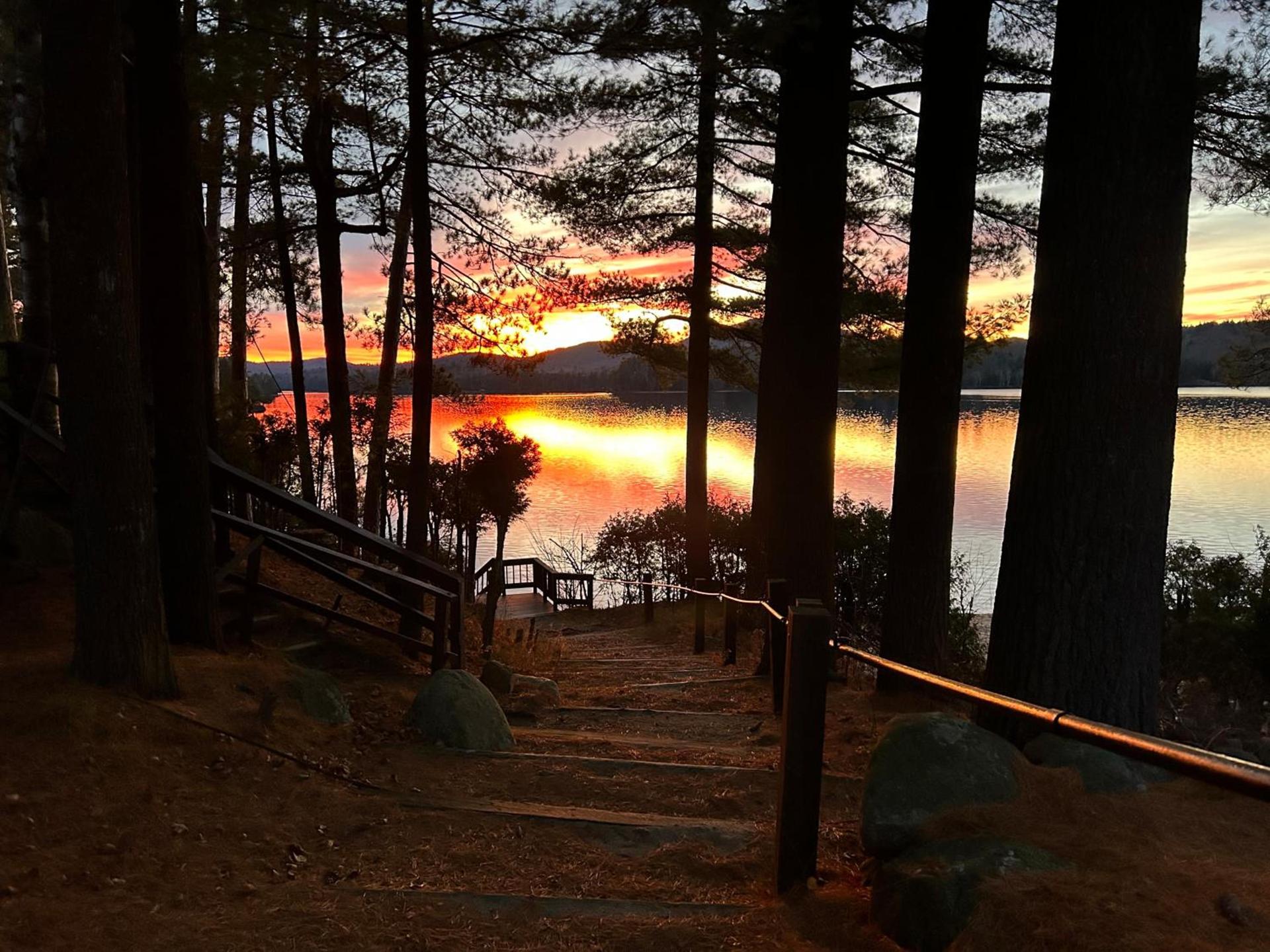 Paddler's Rest Lakeside Cabins and Motel photo 12