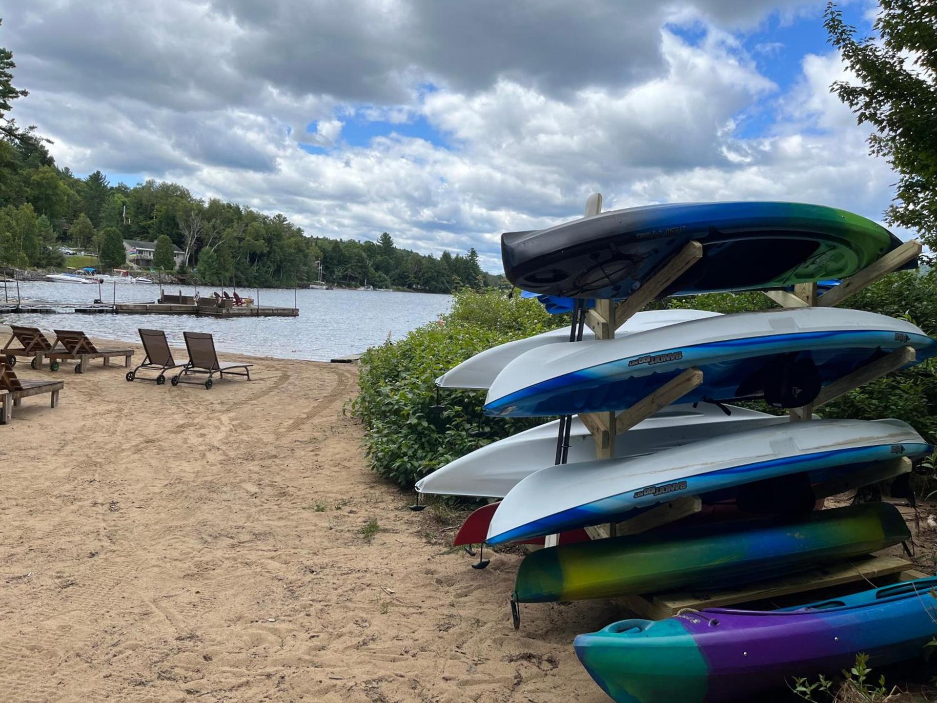 Paddler's Rest Lakeside Cabins and Motel photo 9