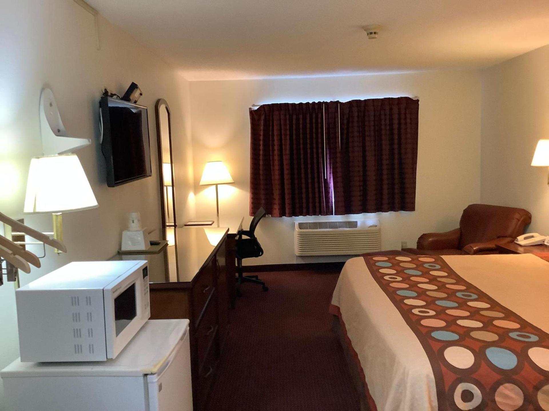 Super 8 by Wyndham Riverside/Kansas City photo 16