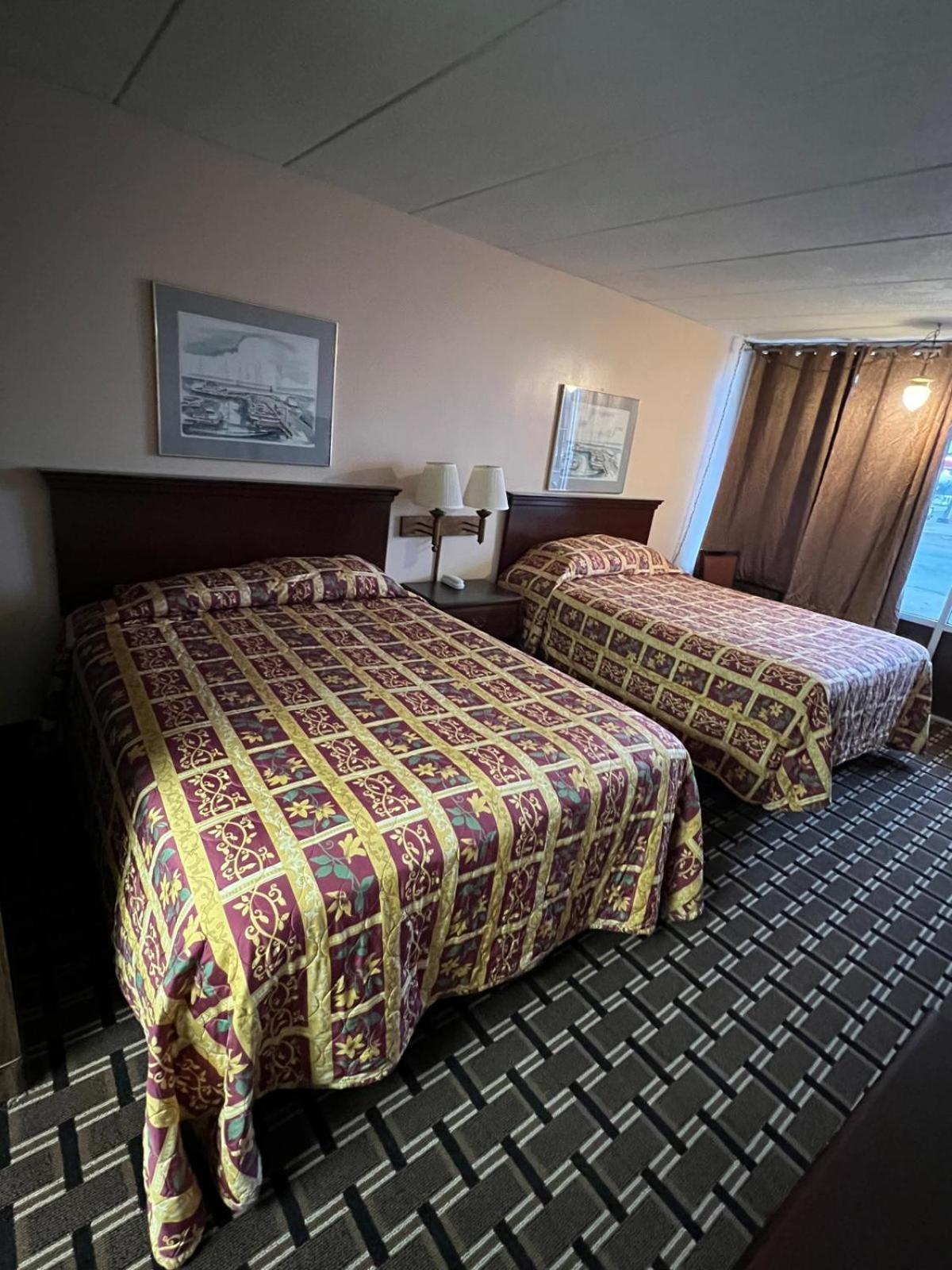 Budget Host Village Inn photo 15