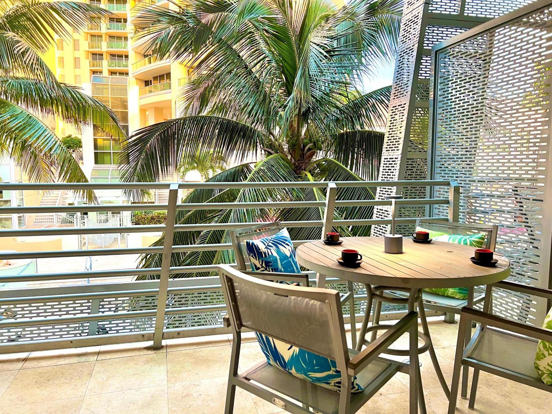 Boutique Suites 3 min walk to beach photo 9