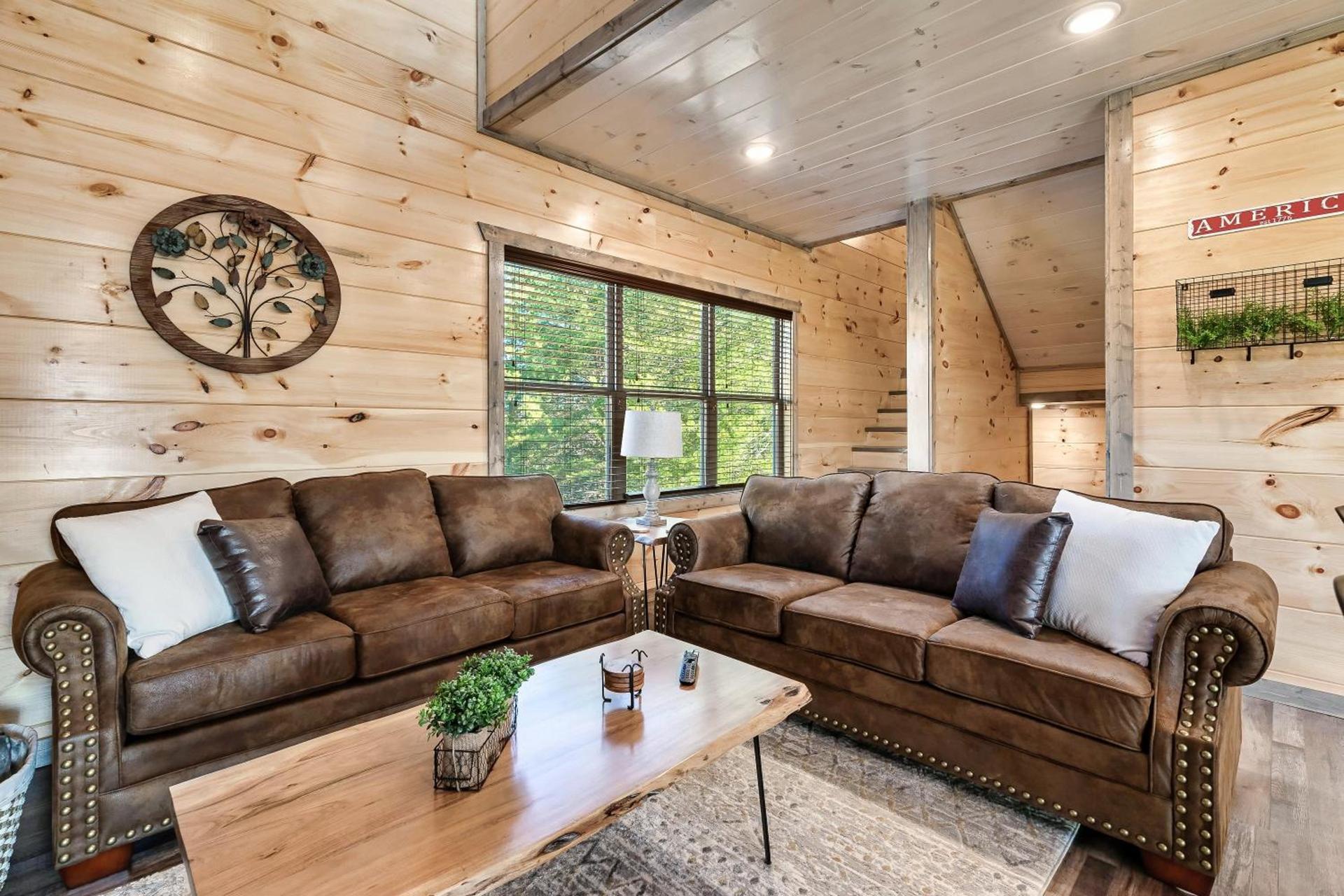 85 Indoor Pool, Game Room & Oversized Hot Tub photo 4