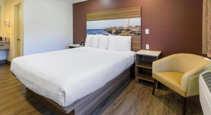Rodeway Inn Carlsbad photo 68