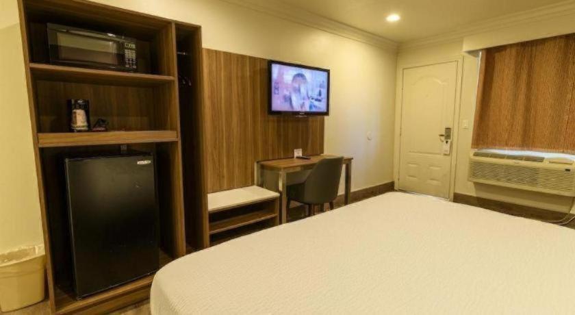 Rodeway Inn Carlsbad photo 77