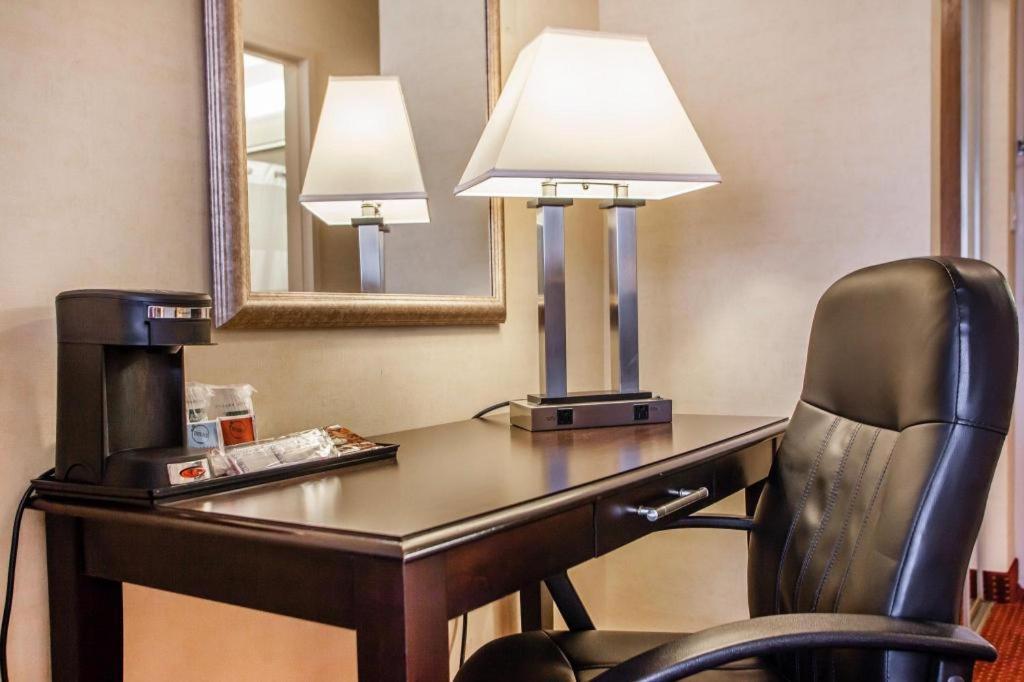 Quality Inn & Suites photo 28