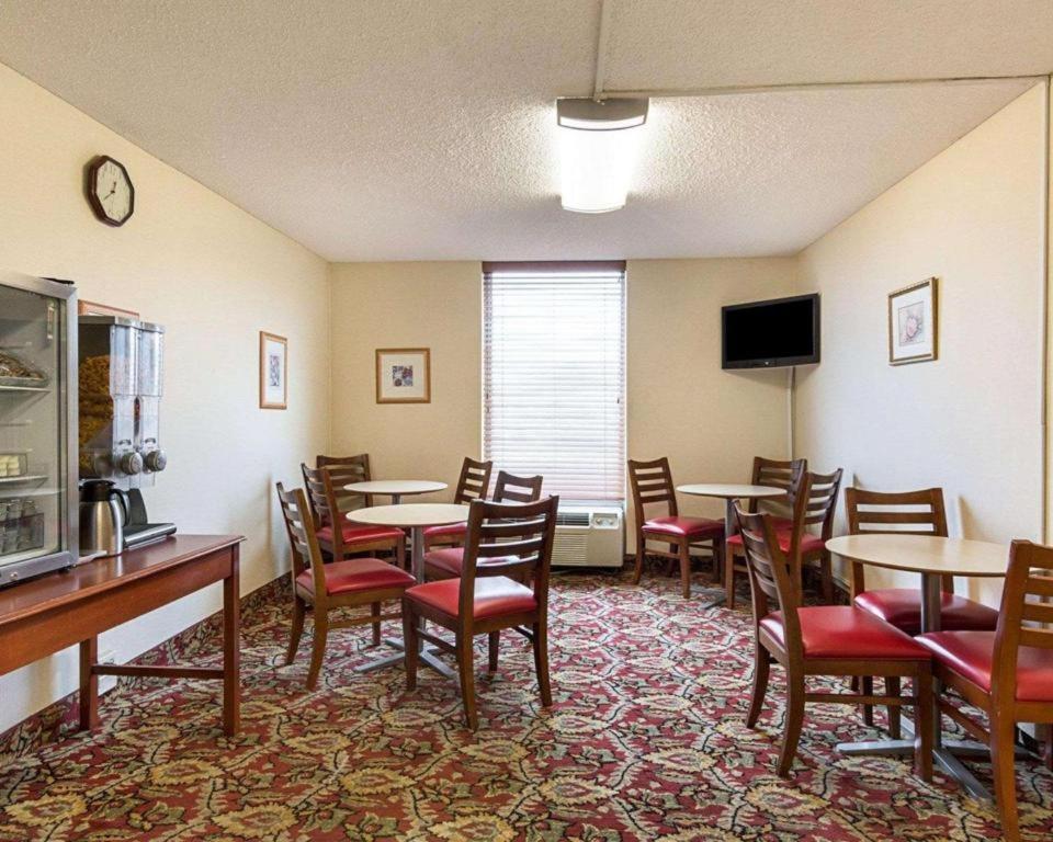 Econo Lodge Near Quantico Marine Base photo 3