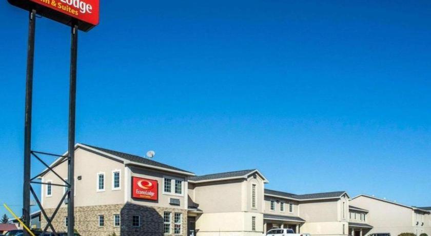 Econo Lodge Inn & Suites Airport photo 8