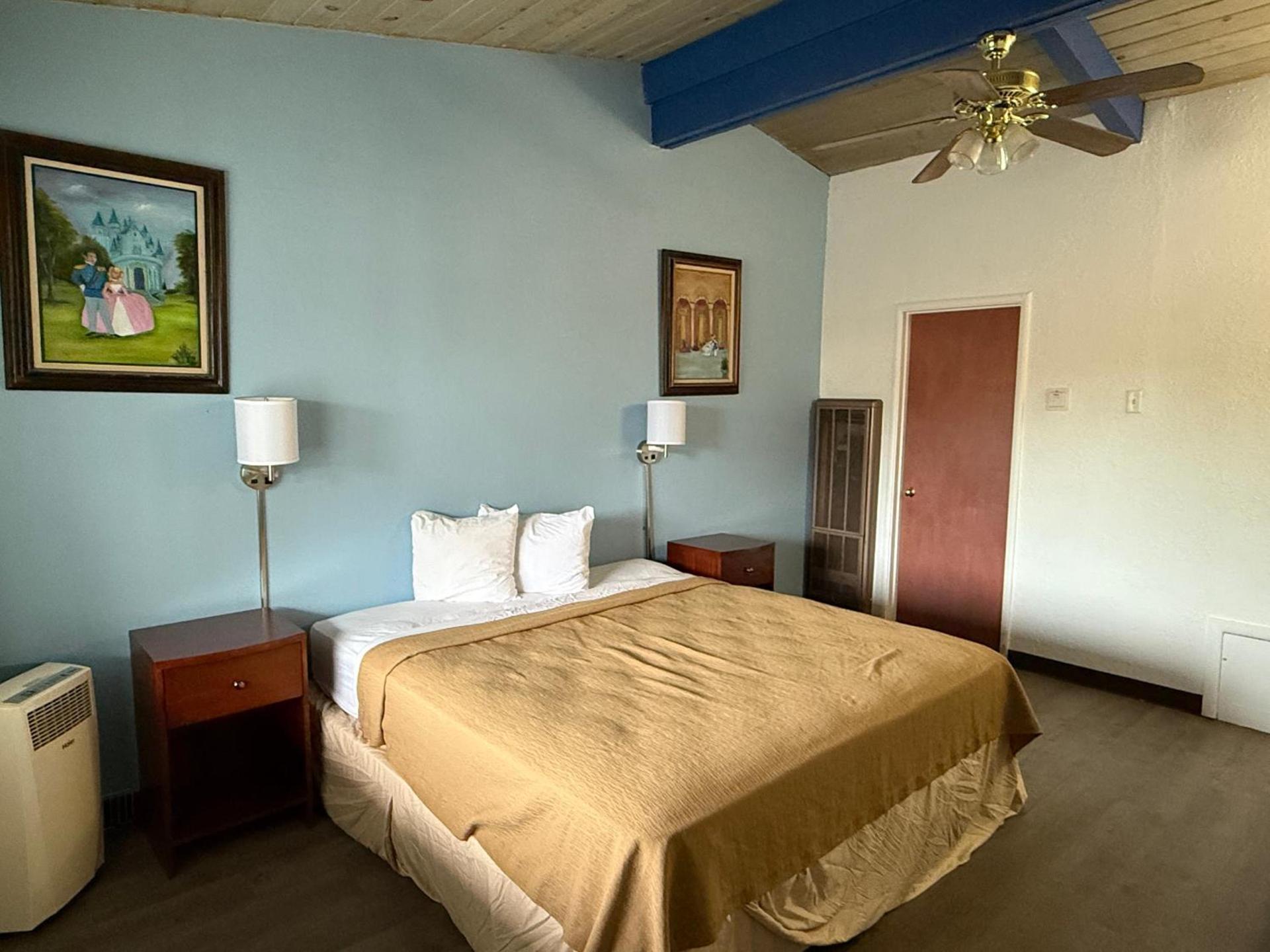 Cinderella Motel photo 8