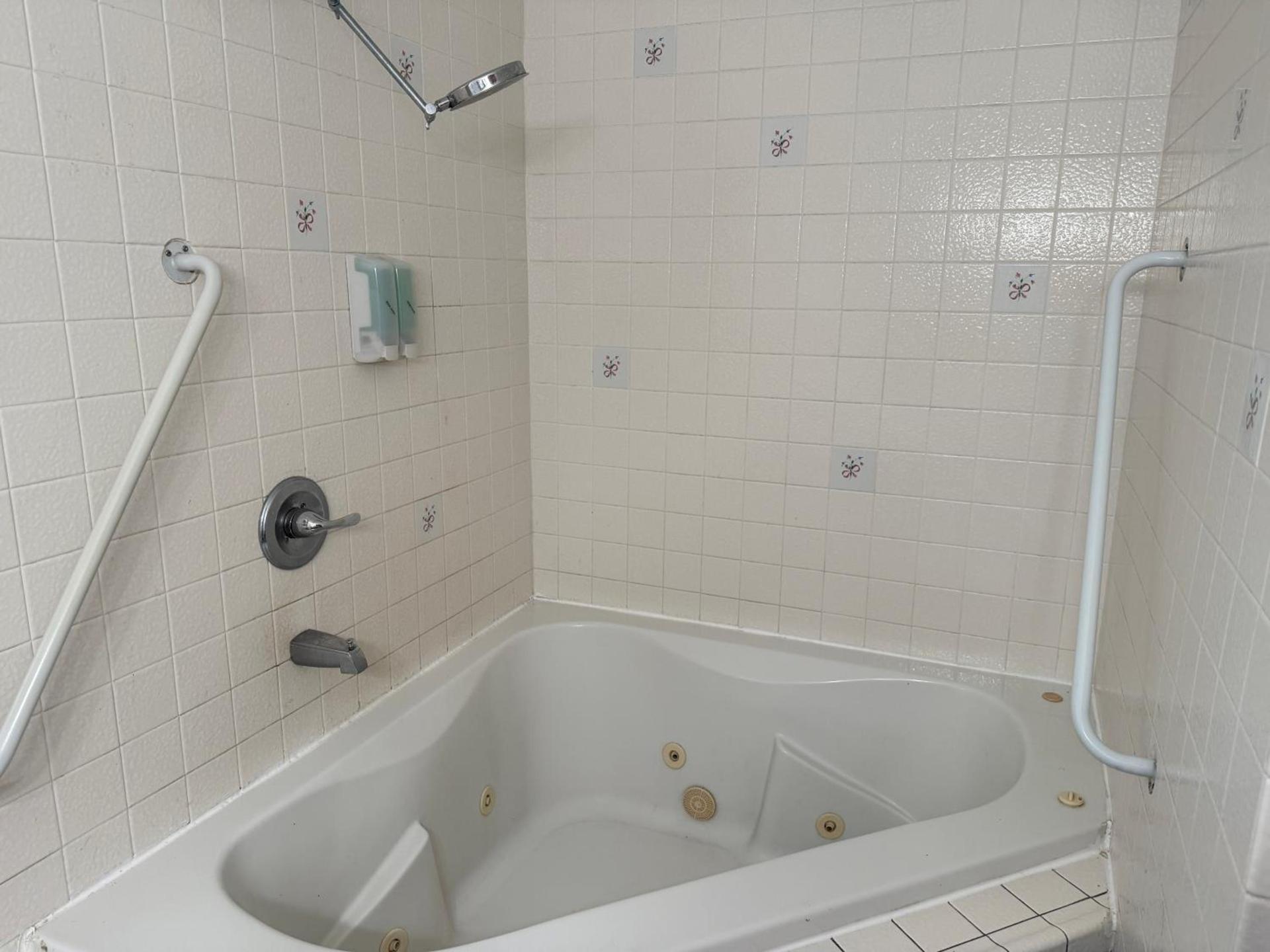 Cinderella Motel photo 9