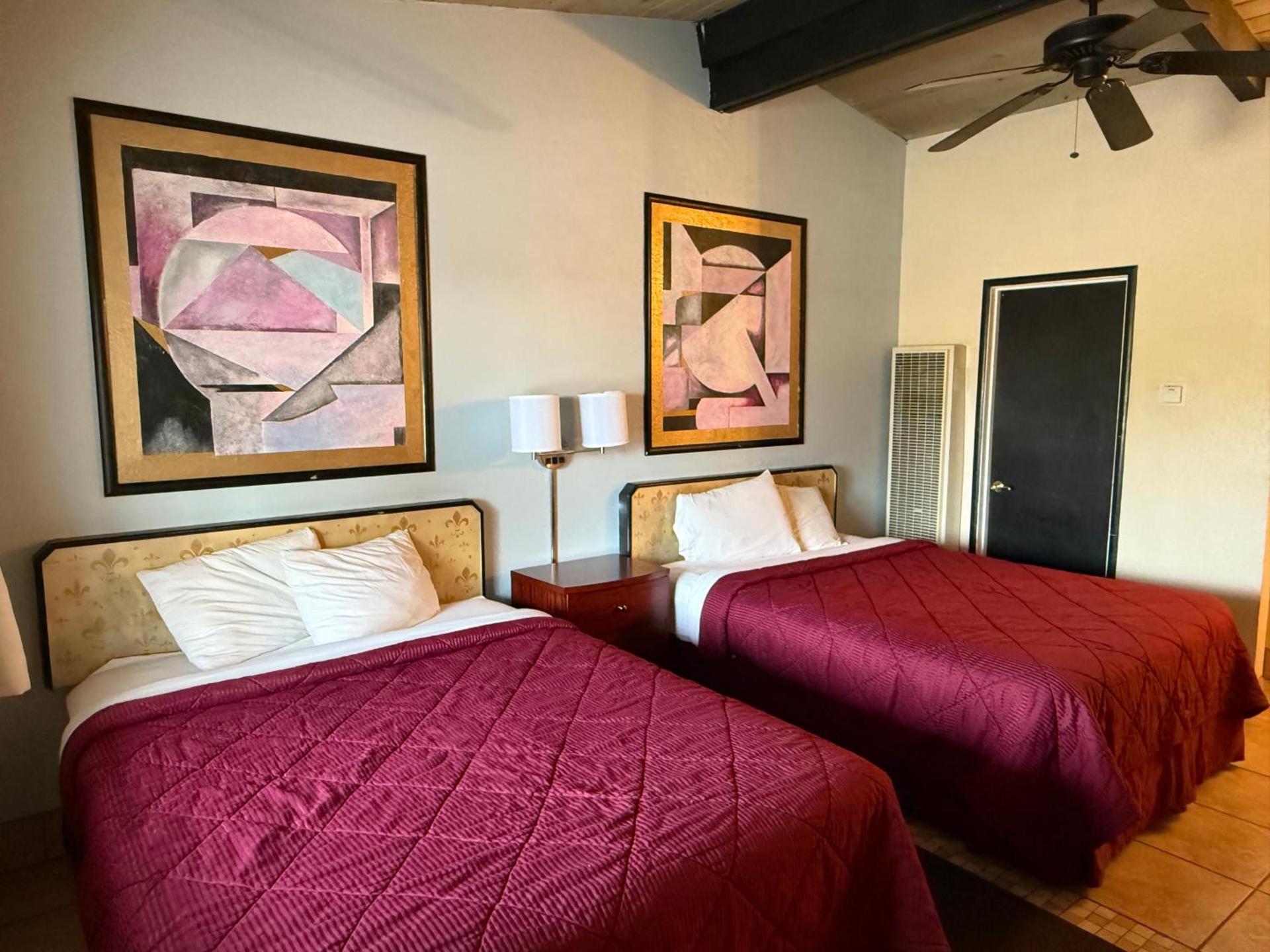 Cinderella Motel photo 2