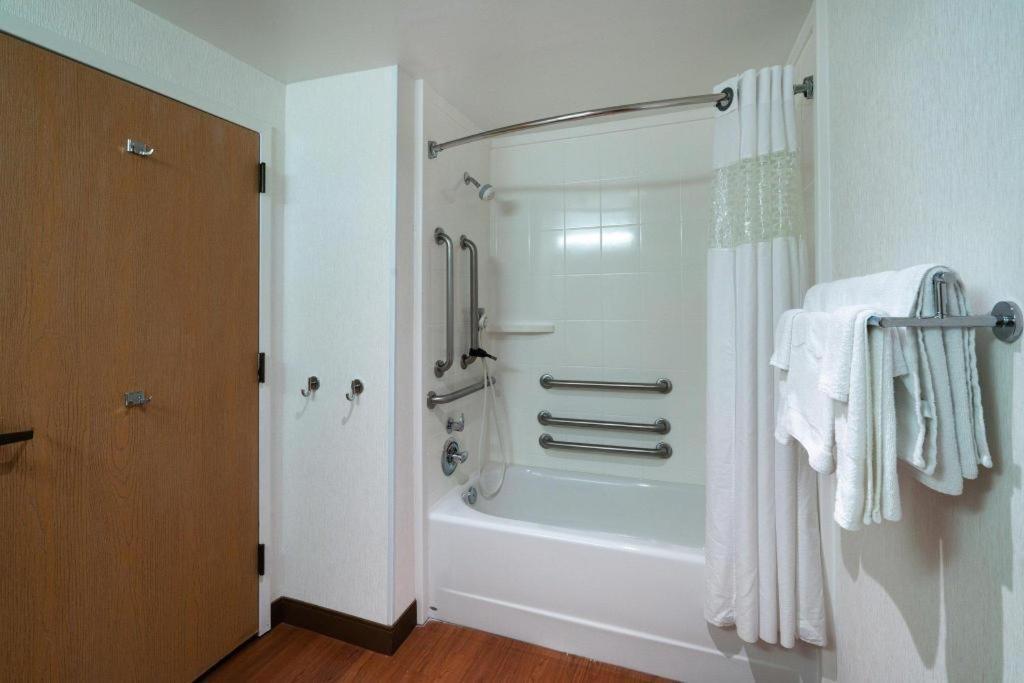 Hampton Inn Hixson photo 17