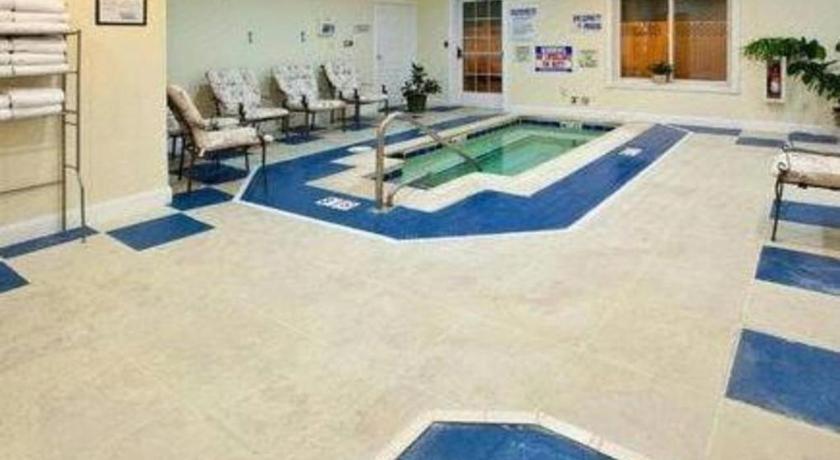 Candlewood Suites Saint Joseph photo 5