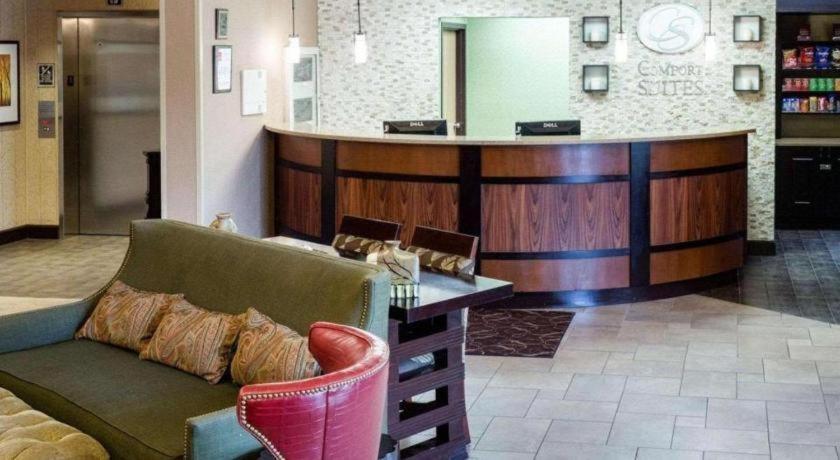 Comfort Suites photo 10