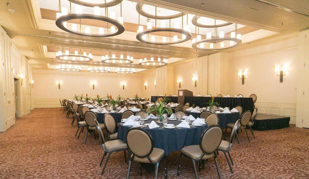 Adam's Mark Hotel & Conference Center photo 31