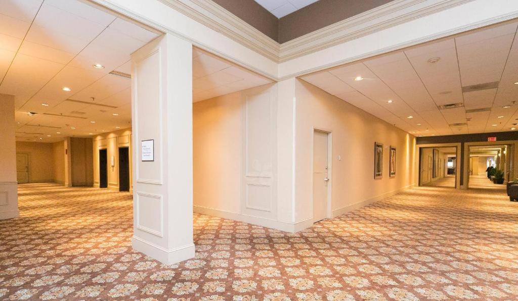 Adam's Mark Hotel & Conference Center photo 38