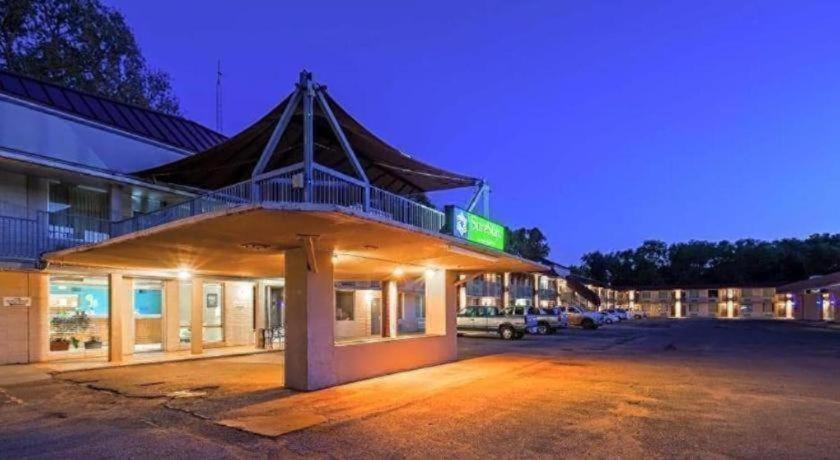SureStay Hotel photo 31