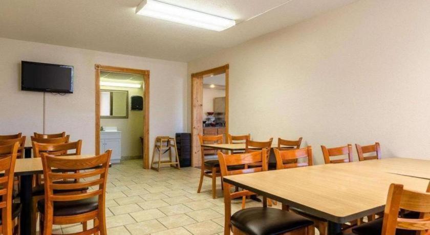 SureStay Hotel photo 65