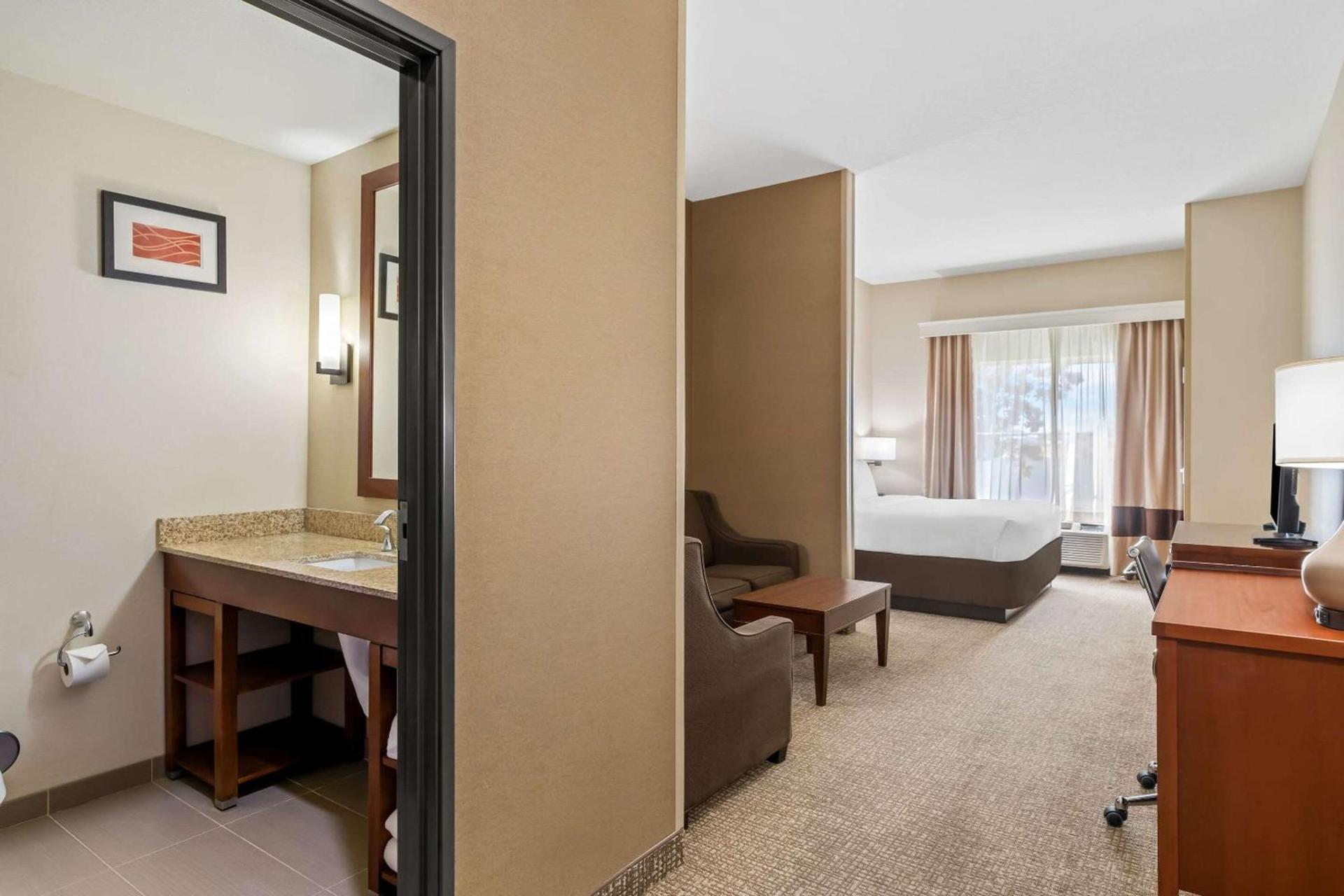 Comfort Inn & Suites Hermiston South photo 32