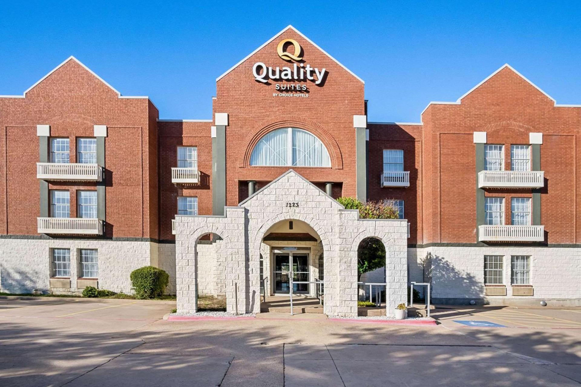 Quality Suites Irving-Las Colinas photo 1