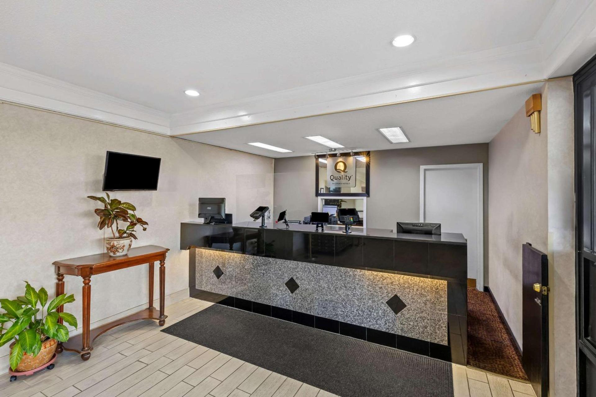 Quality Inn Marietta near Dobbins ARB photo 2