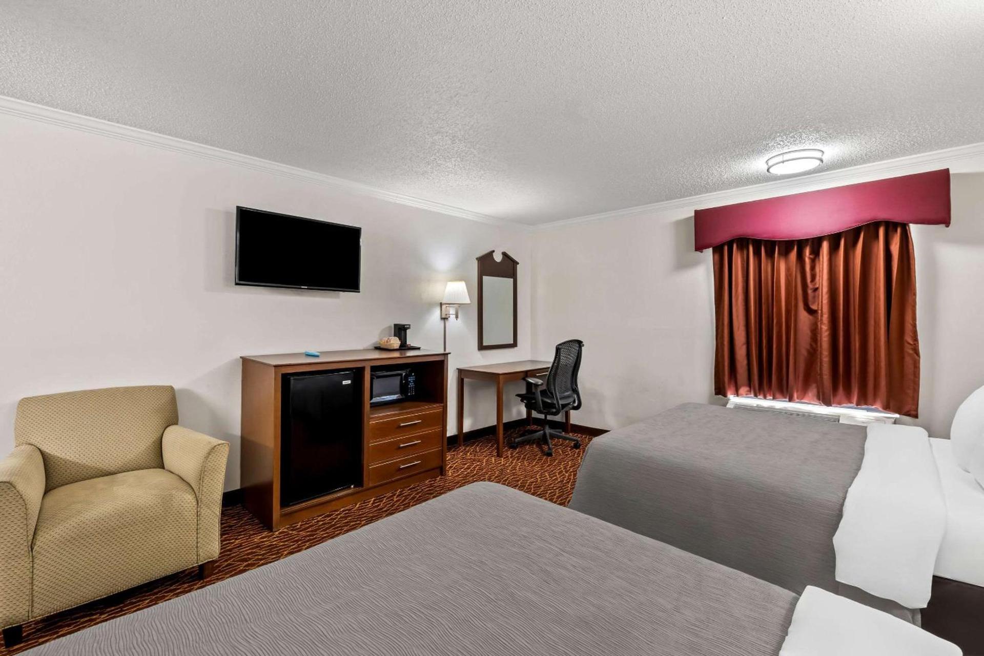Quality Inn Marietta near Dobbins ARB photo 7