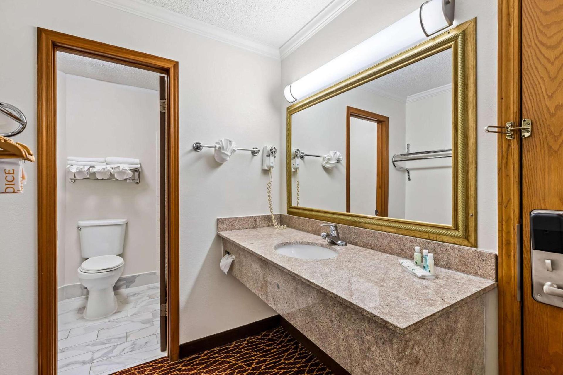 Quality Inn Marietta near Dobbins ARB photo 8