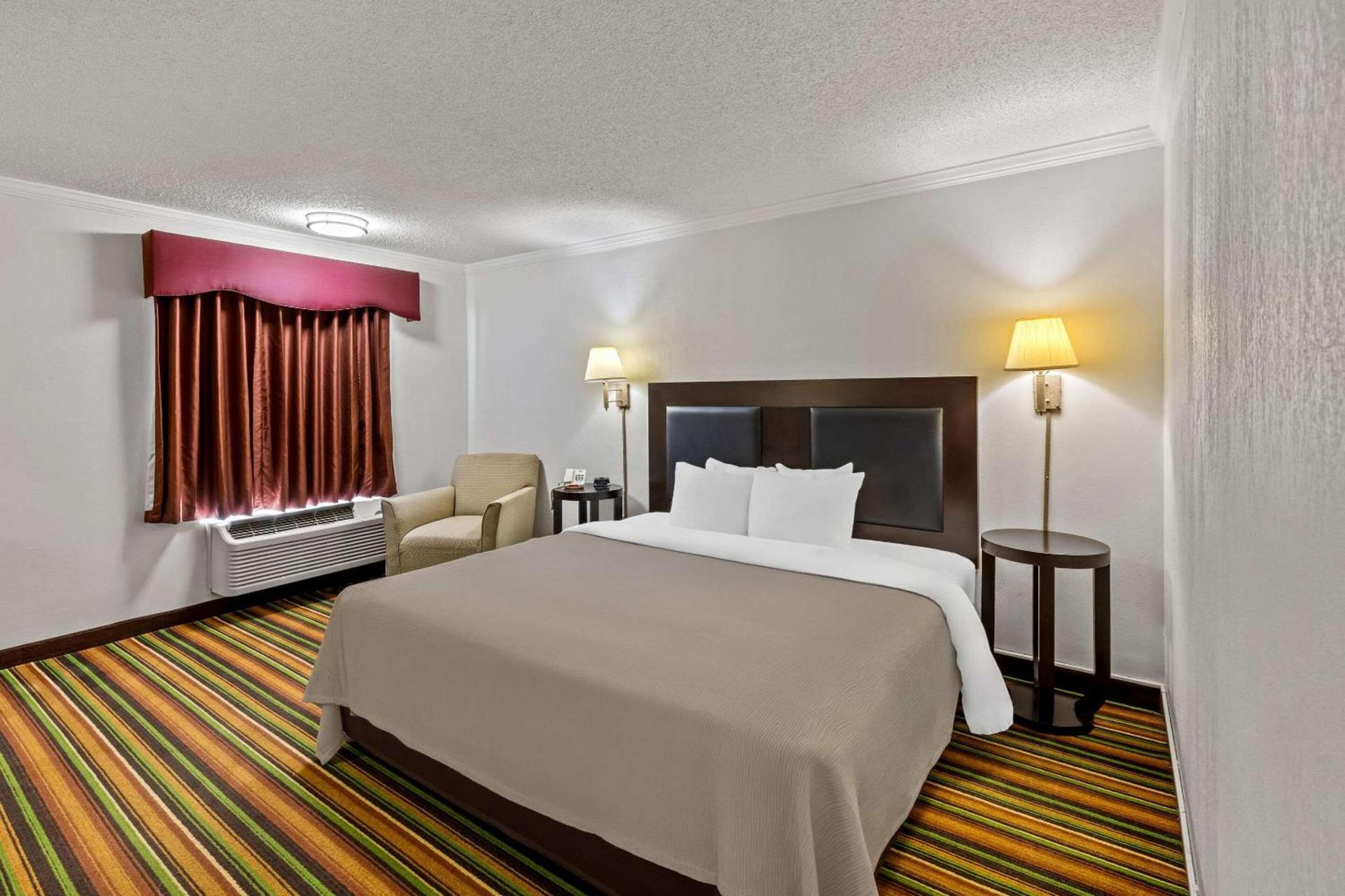 Quality Inn Marietta near Dobbins ARB photo 10
