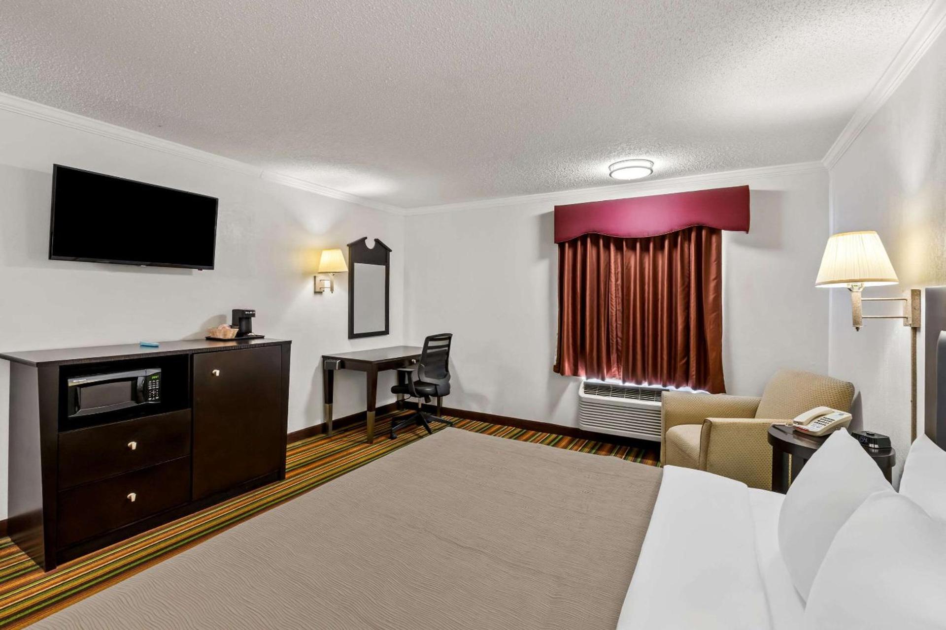 Quality Inn Marietta near Dobbins ARB photo 11