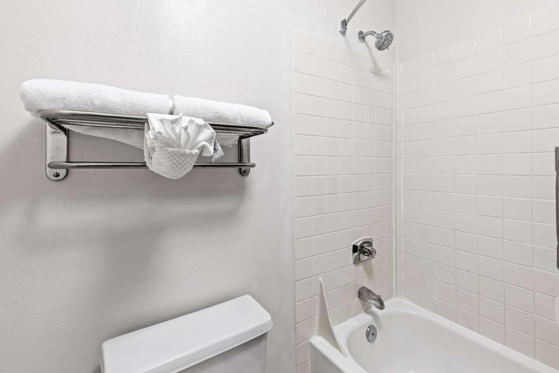 Quality Inn Marietta near Dobbins ARB photo 15