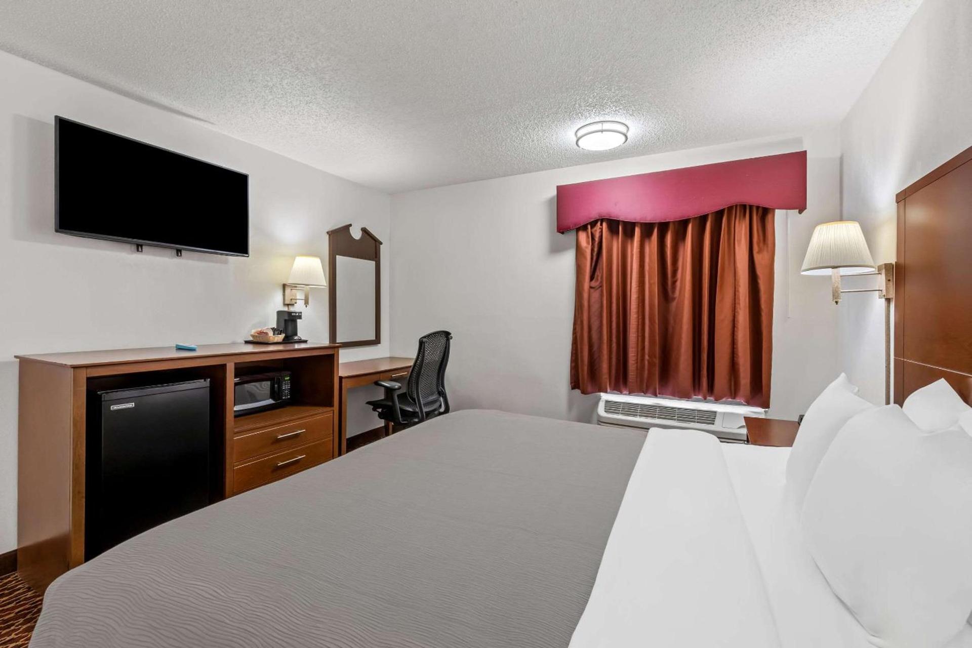 Quality Inn Marietta near Dobbins ARB photo 13