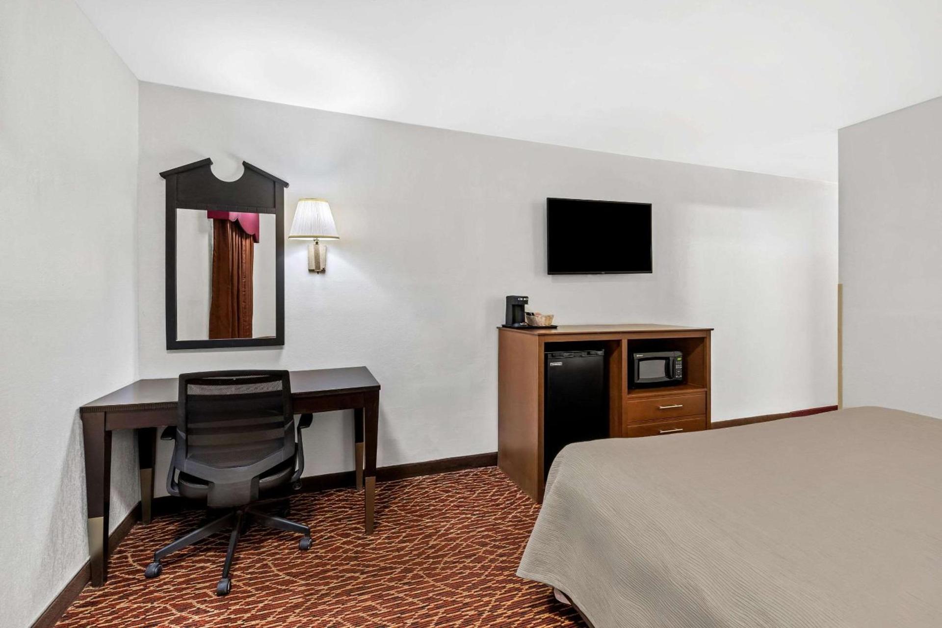 Quality Inn Marietta near Dobbins ARB photo 18
