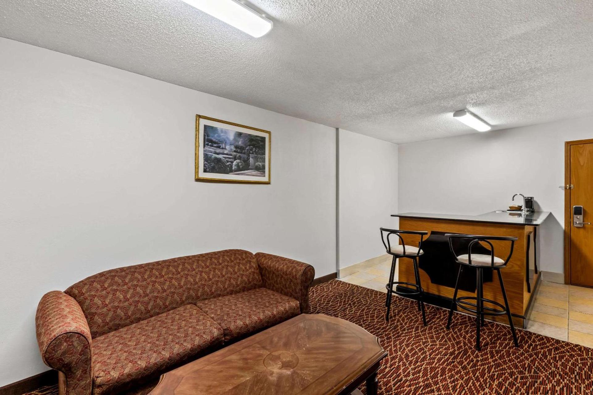 Quality Inn Marietta near Dobbins ARB photo 25