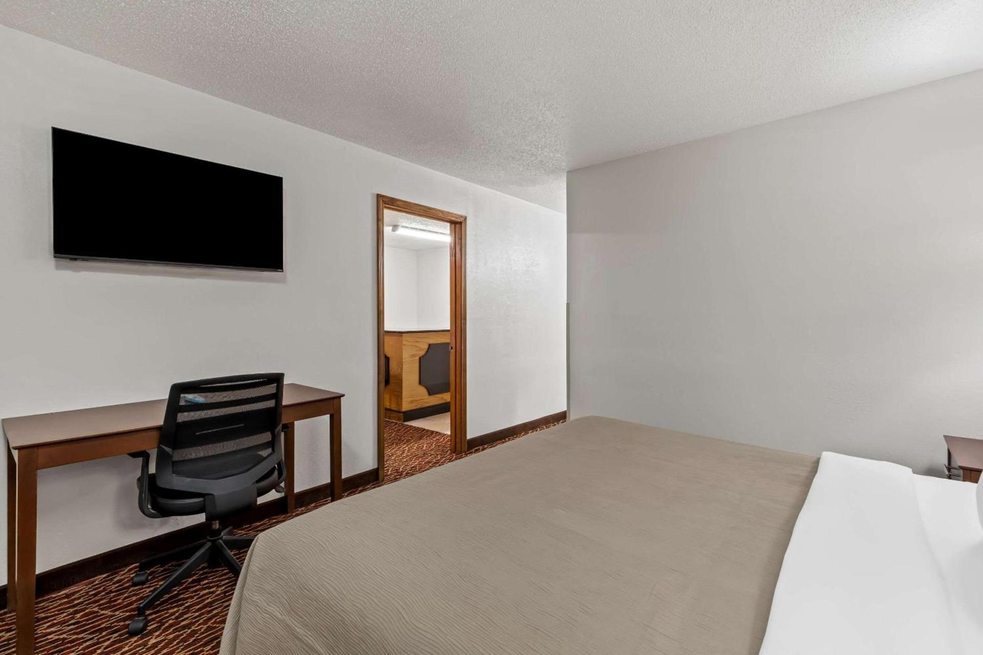 Quality Inn Marietta near Dobbins ARB photo 26