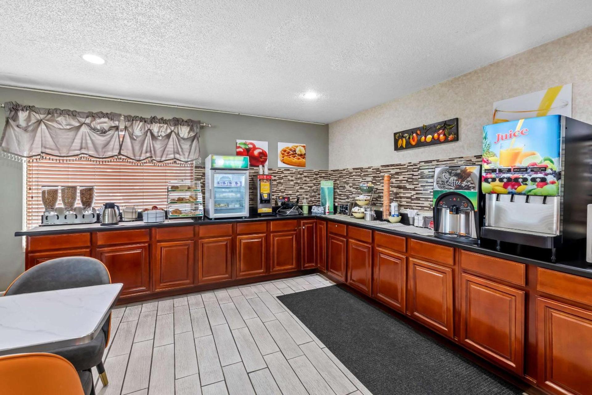 Quality Inn Marietta near Dobbins ARB photo 30