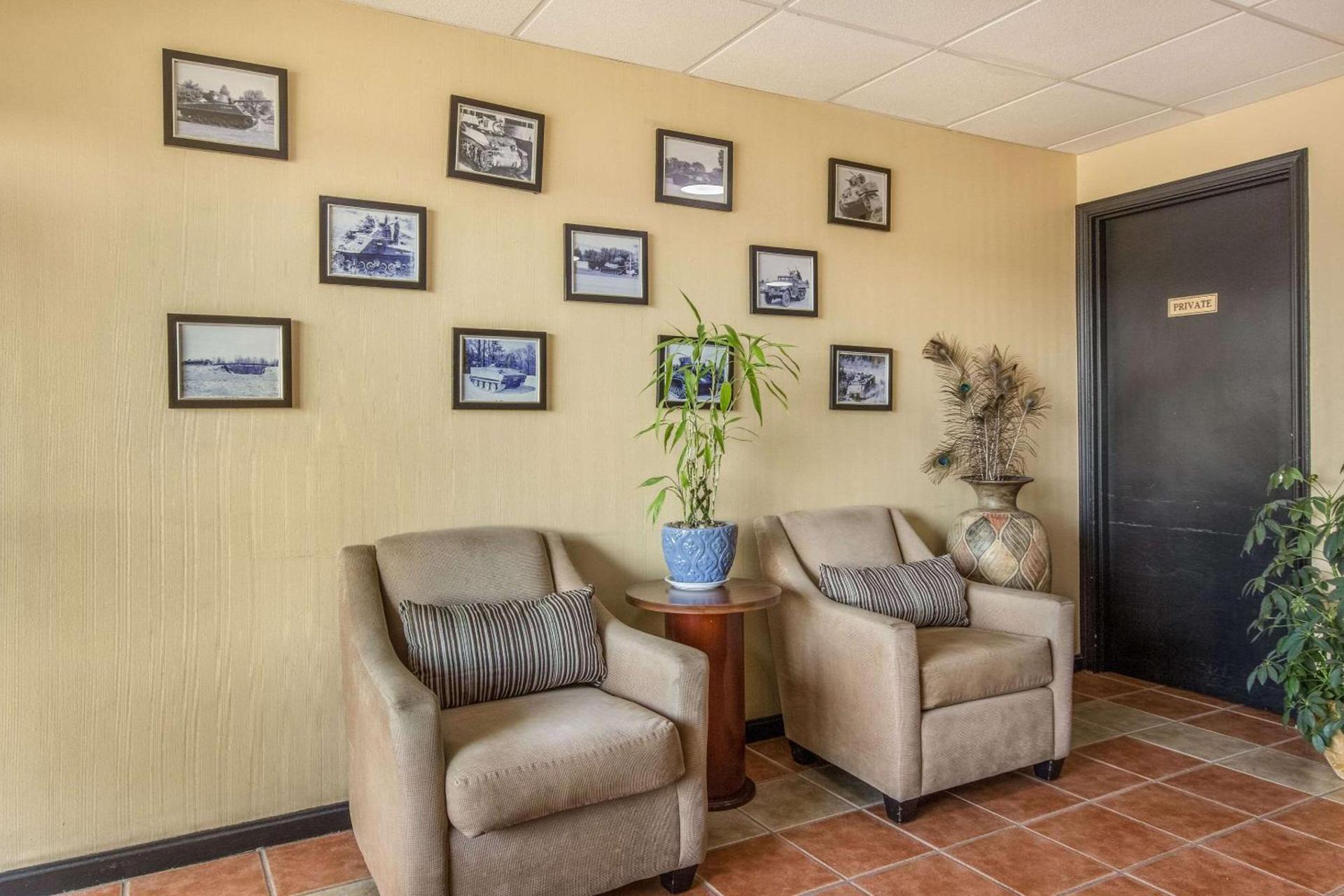 Econo Lodge Fort Knox photo 11