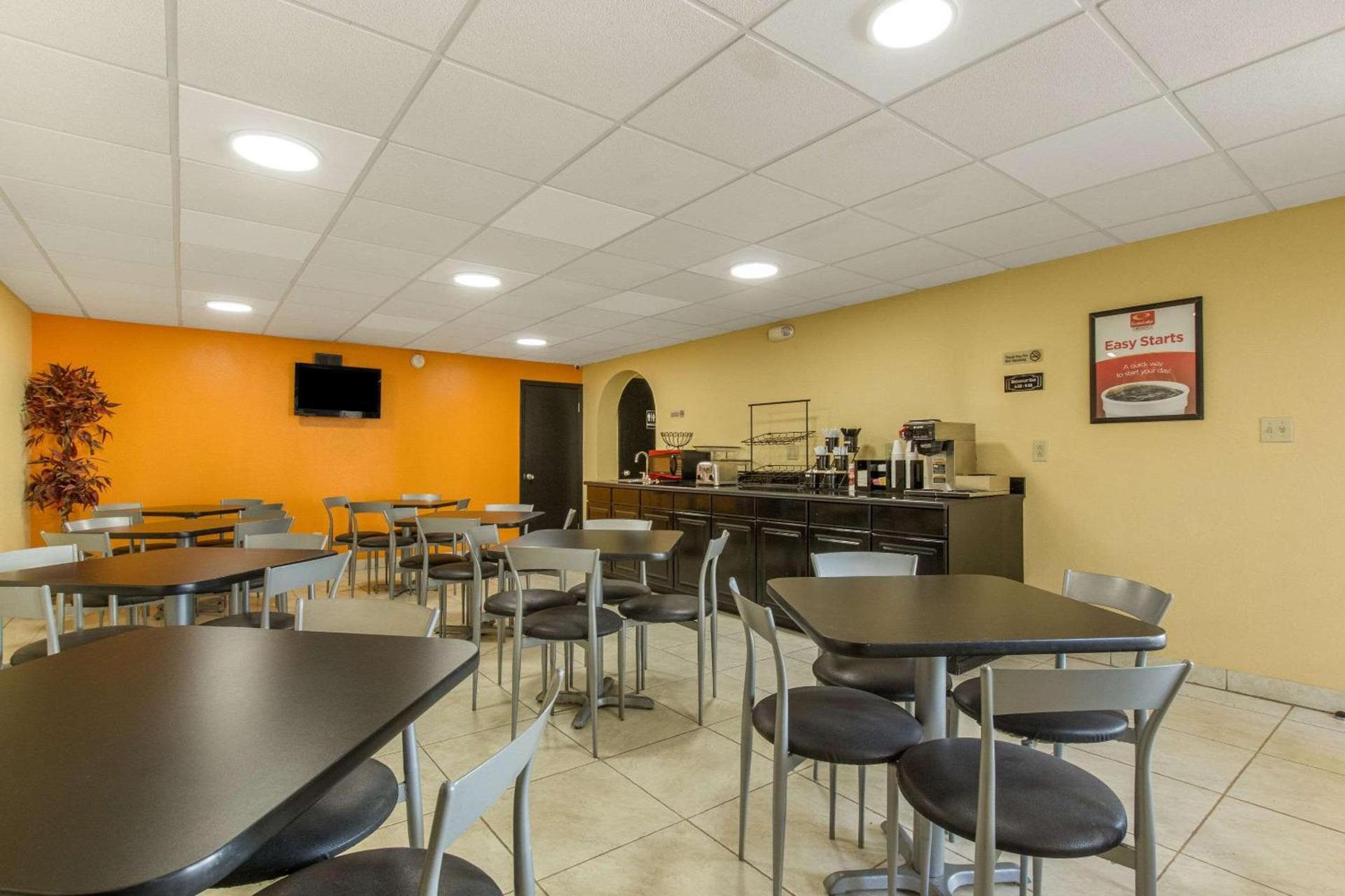 Econo Lodge Fort Knox photo 26