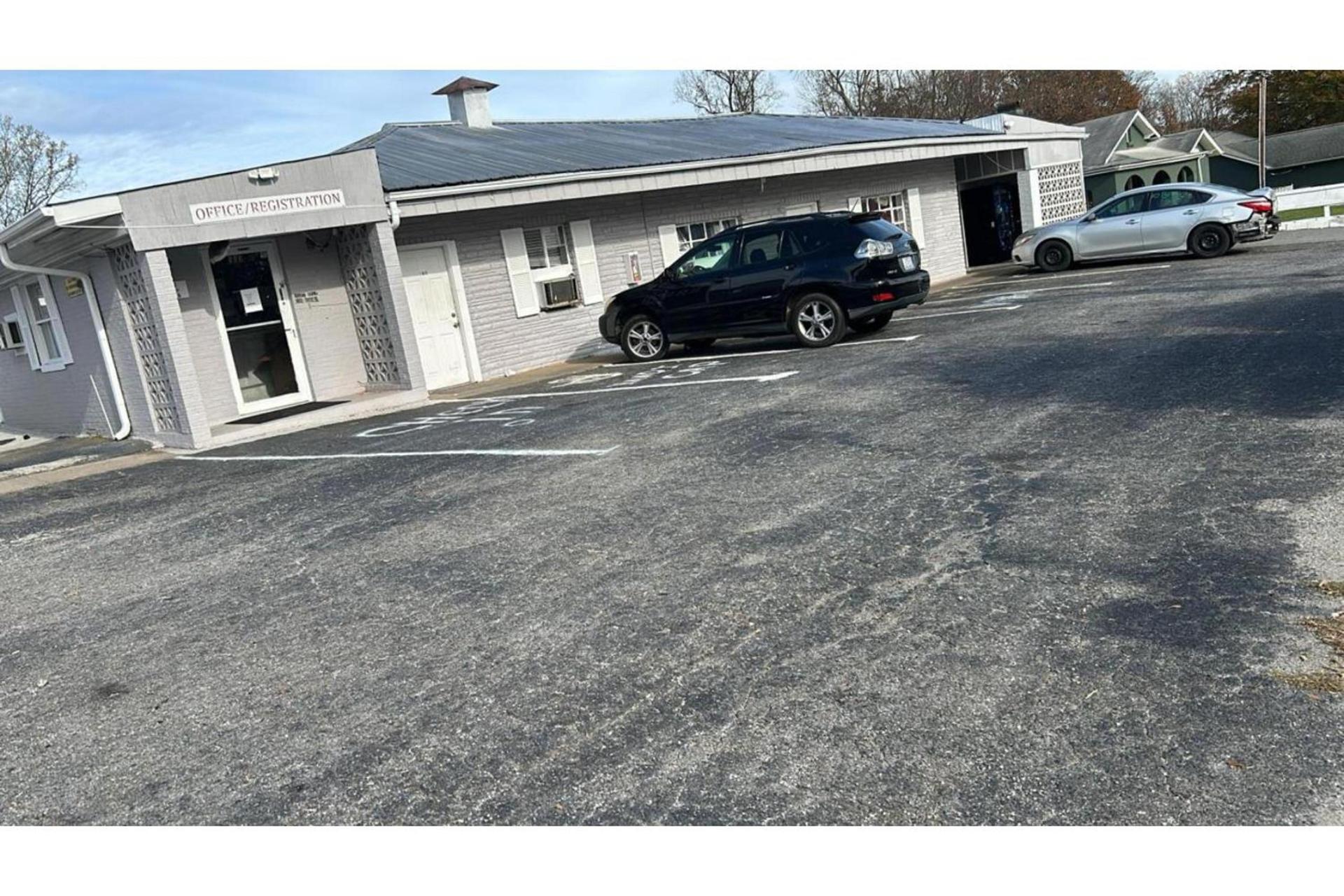 Tri-City Motel by OYO Forest City Spindale photo 12