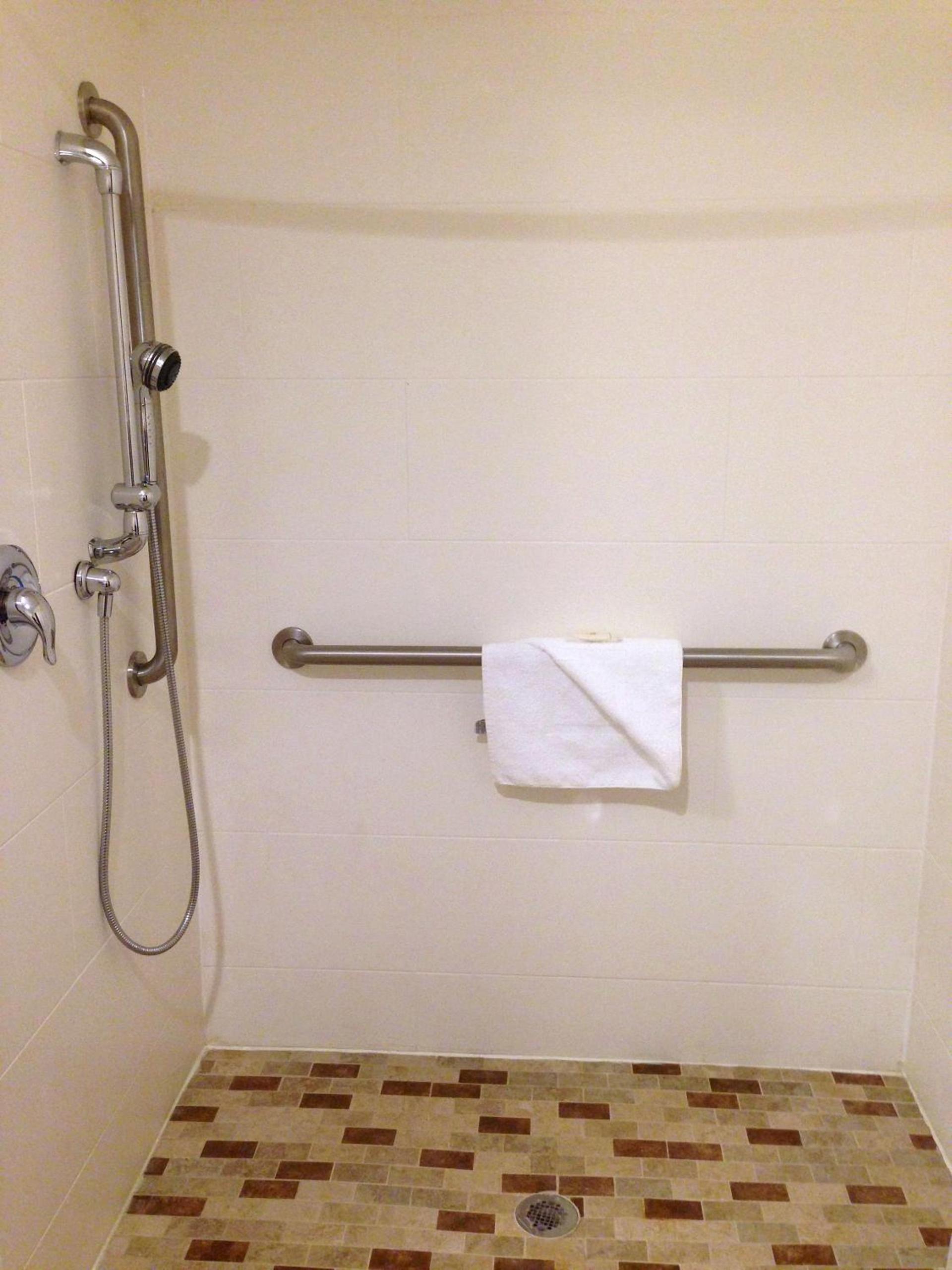 Comfort Inn & Suites Brattleboro I-91 photo 15