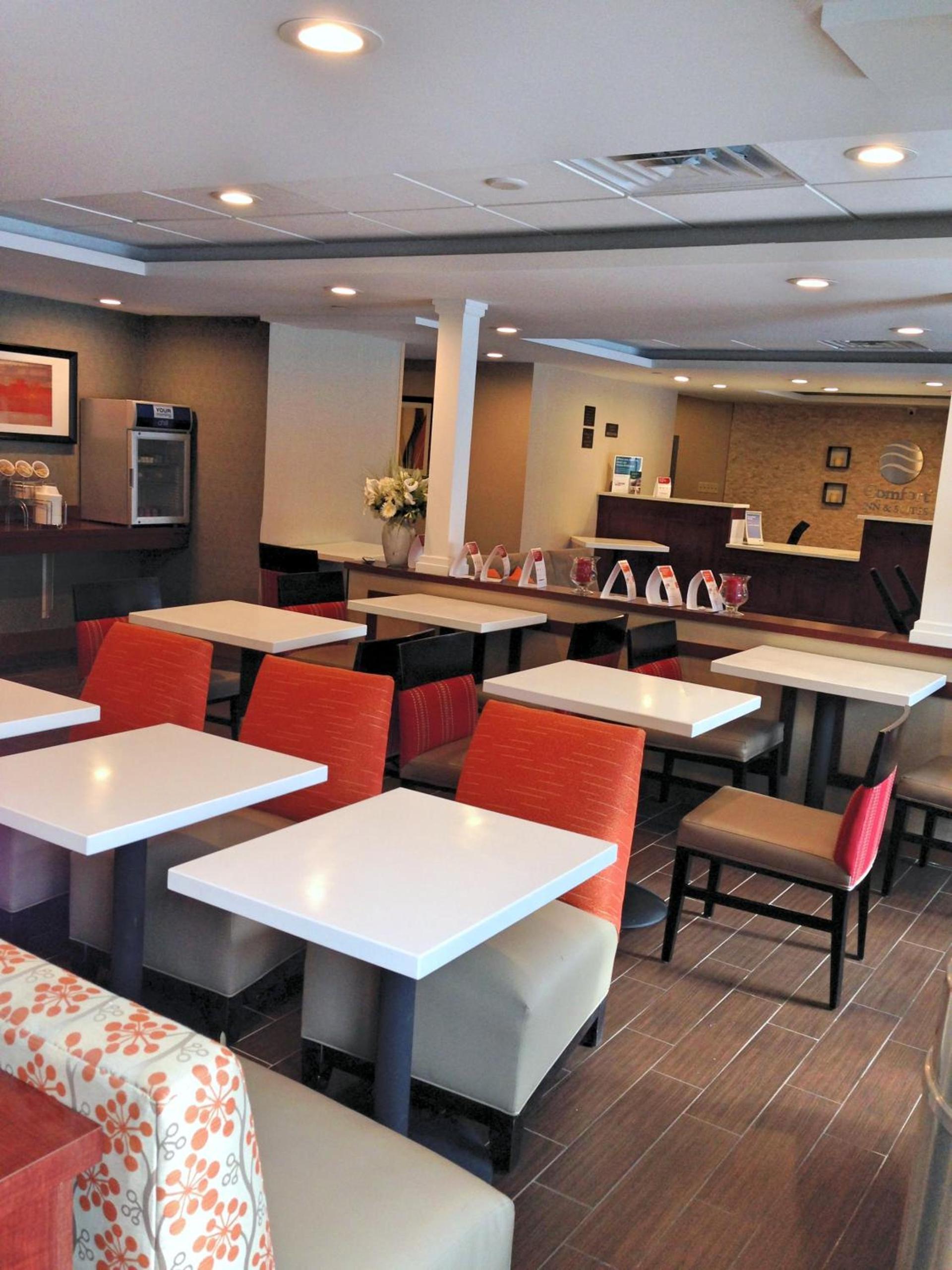 Comfort Inn & Suites Brattleboro I-91 photo 19