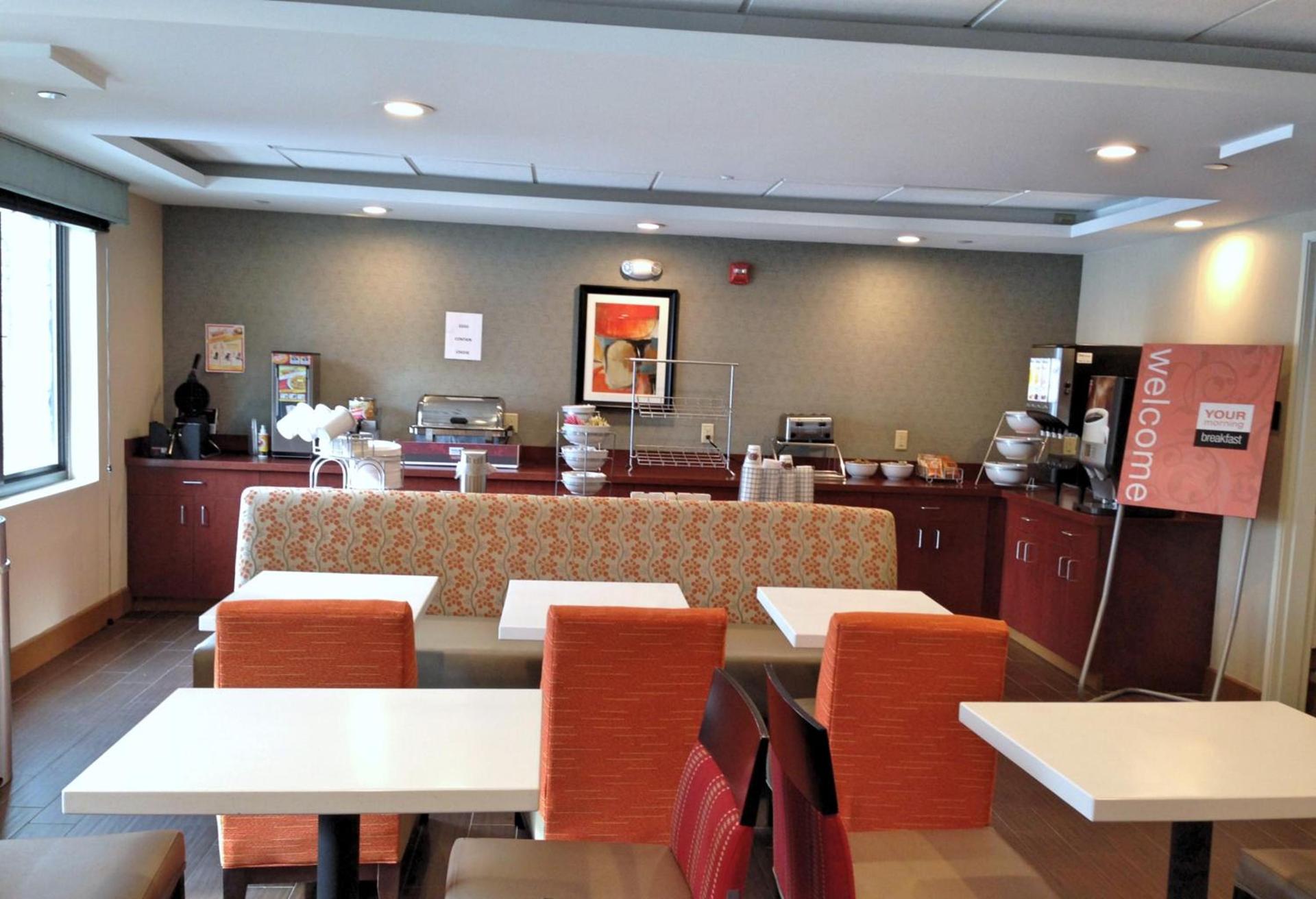 Comfort Inn & Suites Brattleboro I-91 photo 23