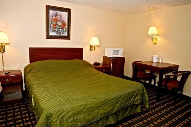 Boulevard Inn photo 28