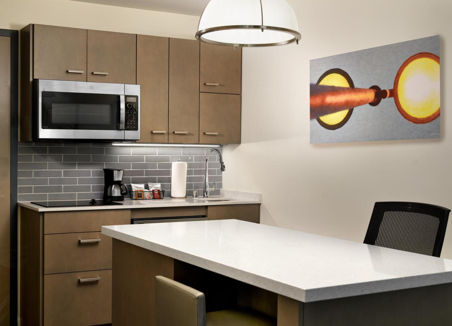 Hyatt House LA - University Medical Center photo 30